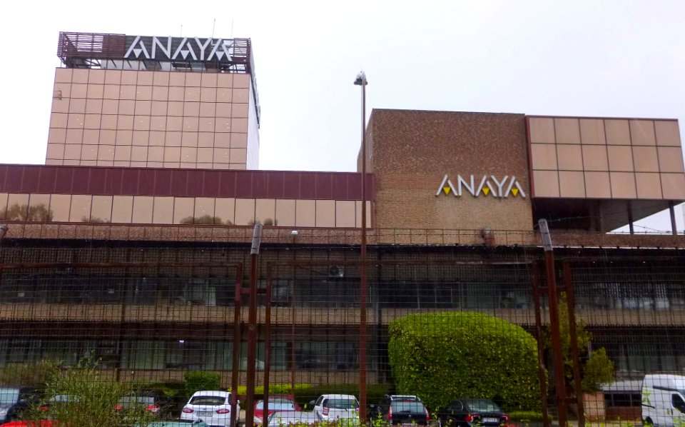 Madrid - Grupo Anaya (calle Juan Ignacio Luca de Tena)