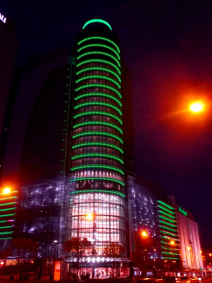 Madrid - Torre Titania, nocturno 1