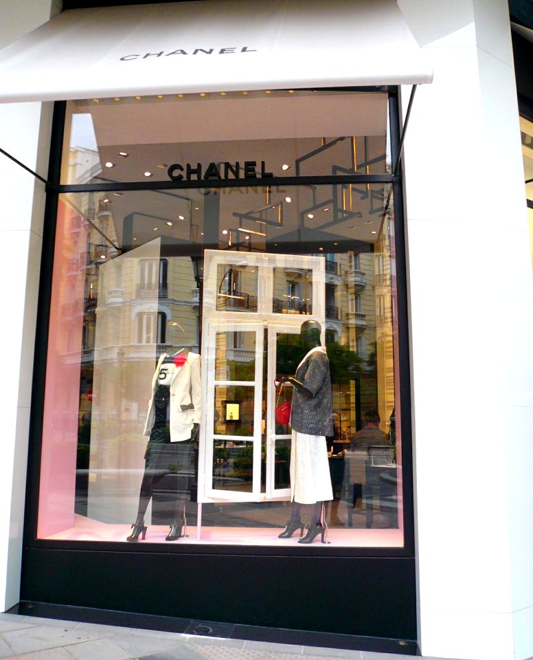 Madrid - Tienda de Chanel en la calle Ortega y Gasset nº 16 (1) 03