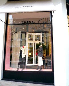 Madrid - Tienda de Chanel en la calle Ortega y Gasset nº 16 (1) 03