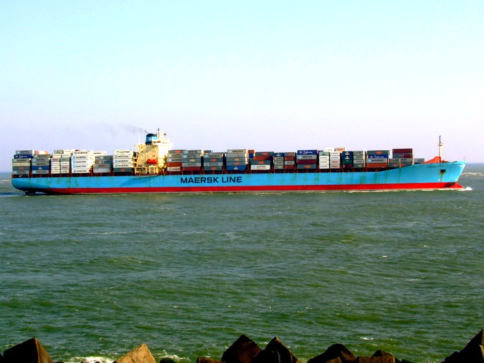 Maersk Mytilini p5 approaching Port of Rotterdam, Holland 01-Apr-2007