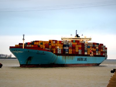 Maersk Karlskrona (ship, 1996), IMO 9085558 - Callsign A8PW8, into Berendrechtsluis, Port of Antwerp pic9
