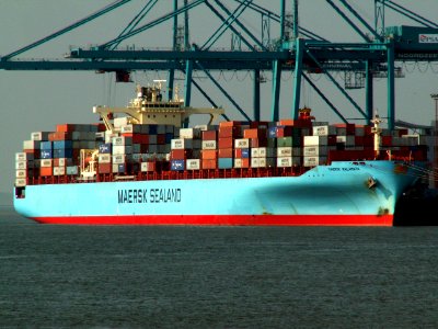 Maersk Kalamata, leaving Port of Rotterdam, Holland 12-Oct-2005