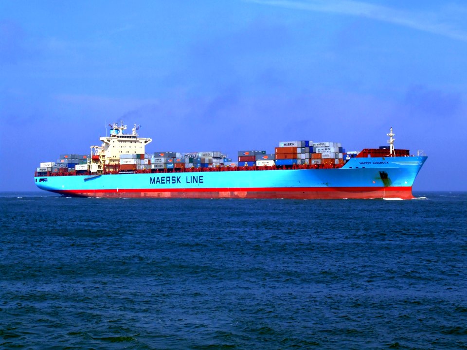 Maersk Greenock p7 approaching Port of Rotterdam, Holland 08-Apr-2007
