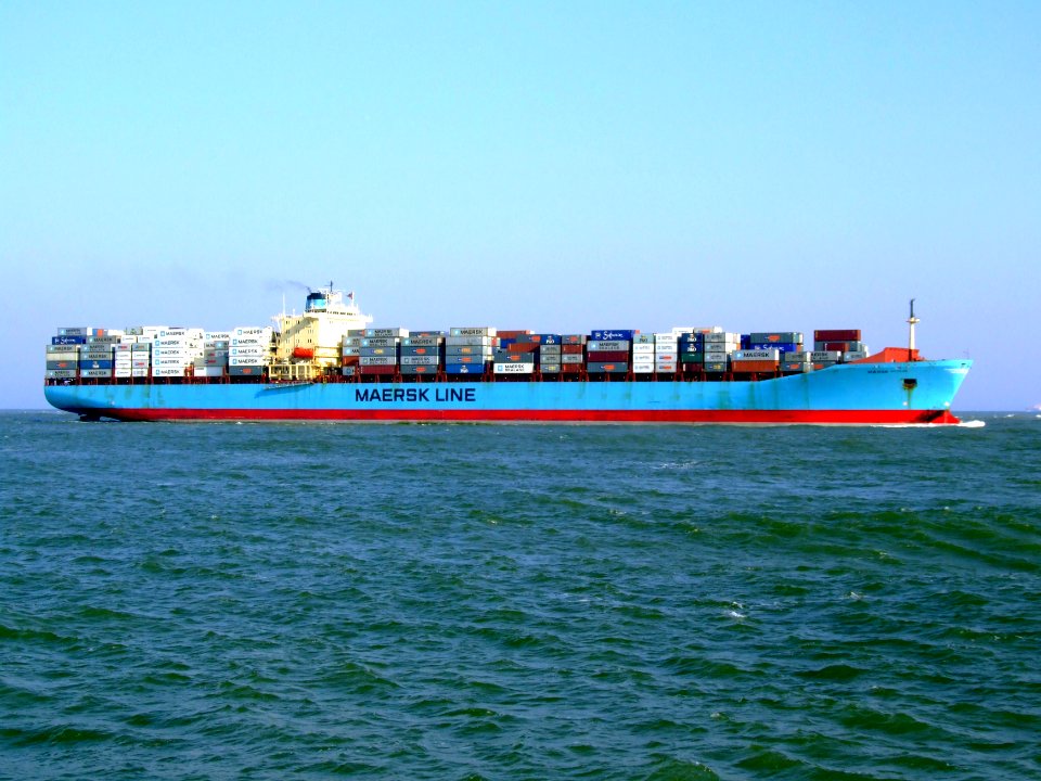 Maersk Mytilini p7 approaching Port of Rotterdam, Holland 01-Apr-2007