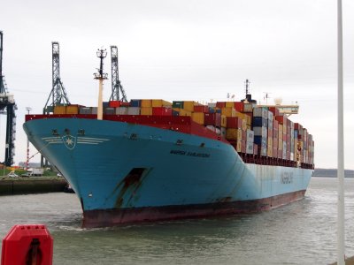 Maersk Karlskrona (ship, 1996), IMO 9085558 - Callsign A8PW8, into Berendrechtsluis, Port of Antwerp pic1