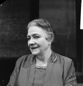 Magda Janssens zestig jaar bij toneel. Portret van Magda Janssens, Bestanddeelnr 913-0740