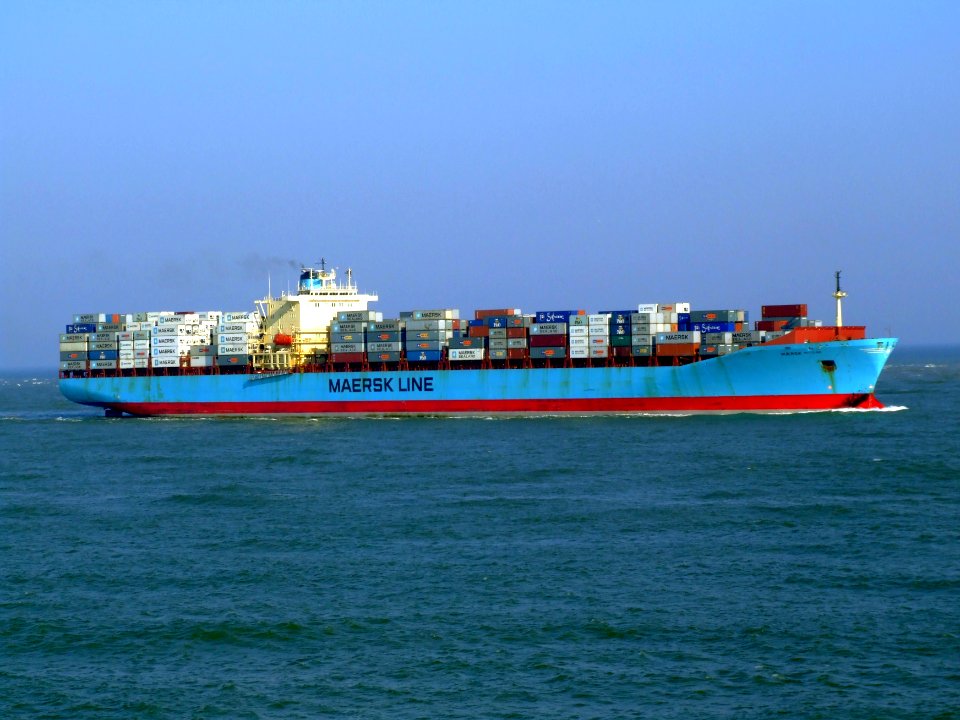 Maersk Mytilini p6 approaching Port of Rotterdam, Holland 01-Apr-2007
