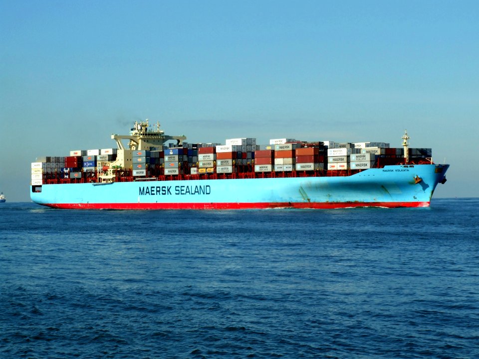 Maersk Kolkata p02 approaching Port of Rotterdam, Holland 21-Feb-2005