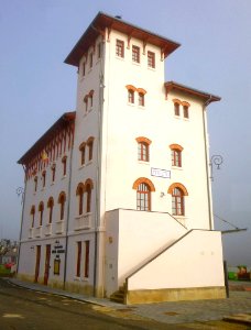 Maestu - Ayuntamiento de Arraya-Maestu (antigua estación de tren del Ferrocarril Vasco-Navarro) 2