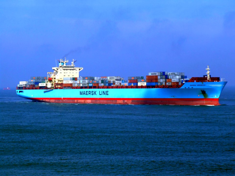 Maersk Greenock p6 approaching Port of Rotterdam, Holland 08-Apr-2007