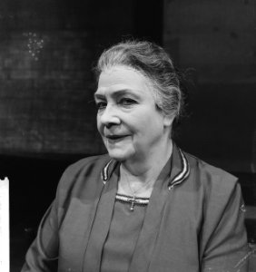 Magda Janssens zestig jaar bij toneel. Portret van Magda Janssens, Bestanddeelnr 913-0739