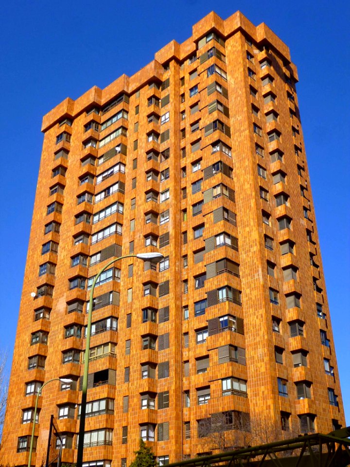 Madrid - Edificio Cardenal Marcelo Spínola 48 (1)