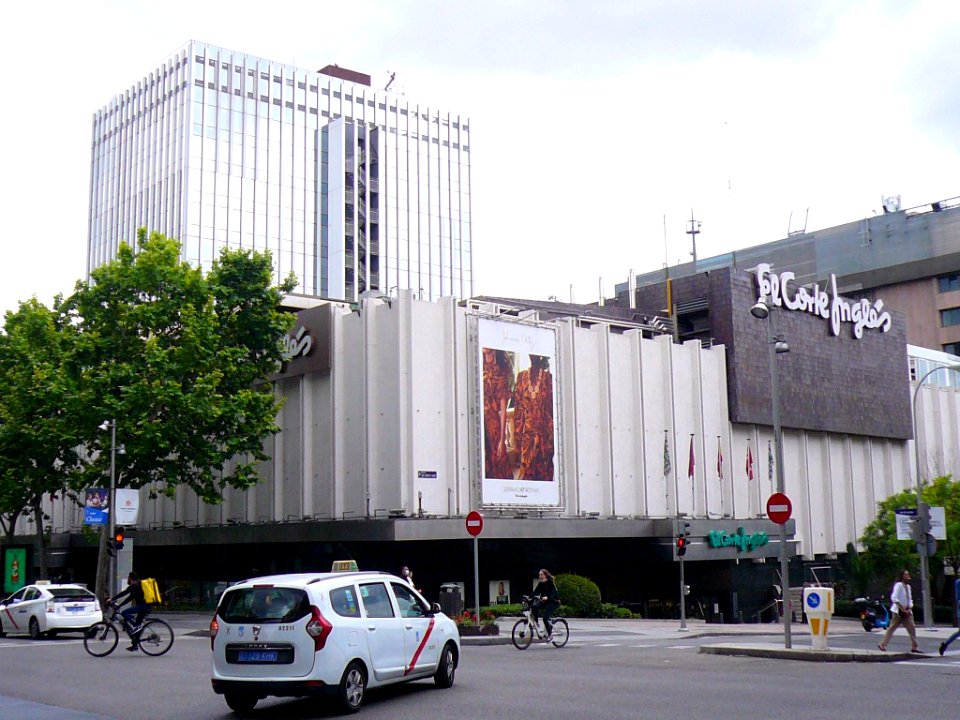 Madrid - El Corte Inglés (Serrano 47 Woman)
