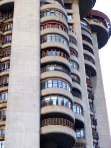 Madrid - Edificio Torres Blancas 07 photo