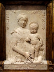 Madonna and Child by Antonio Rossellino, c. 1477, marble - National Gallery of Art, Washington - DSC00174 photo