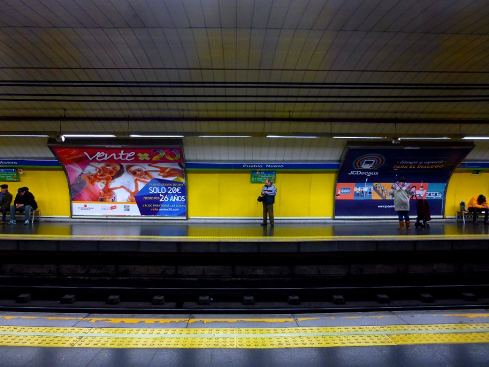 Madrid - Estación de Metro de Pueblo Nuevo 3