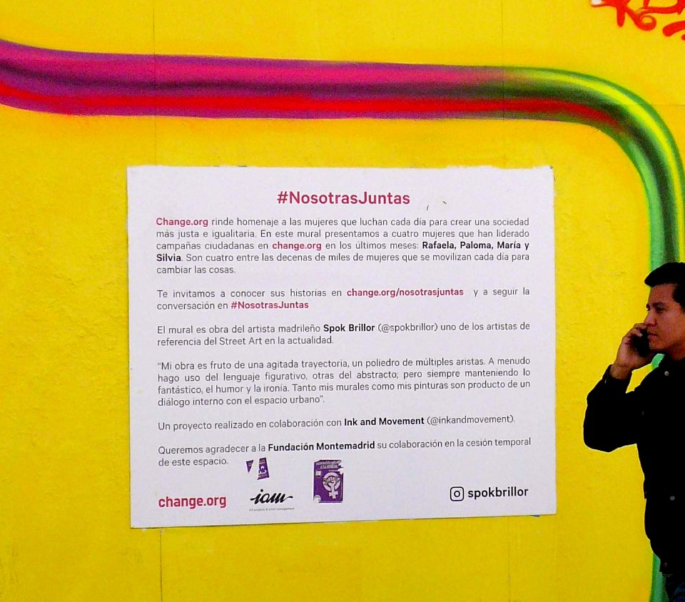 Madrid - Gran Vía, mural Nosotras Juntas 1