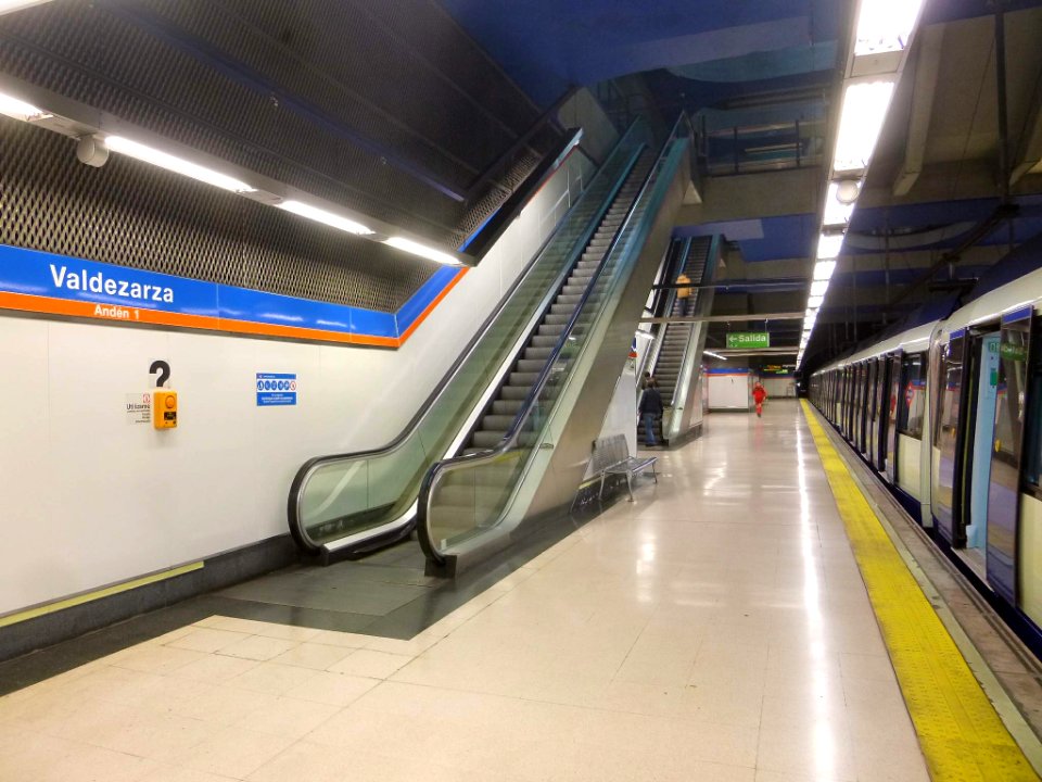 Madrid - Estación de Valdezarza (L-7 de Metro de Madrid) 1