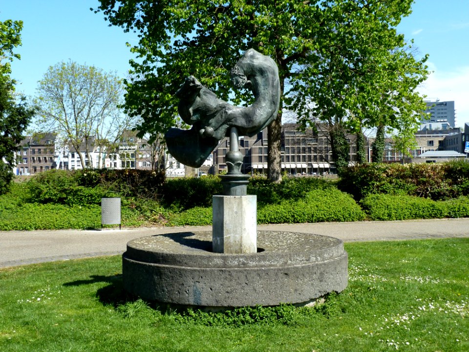 Maastricht-Kunstwerk Maasboulevard-Onze Lieve Vrouweplein