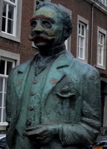 Maastricht-Grote Looiersstraat (1) (cropped)