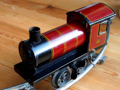 Made in Germany Tin clockwork toy train from around 1900 pic-007