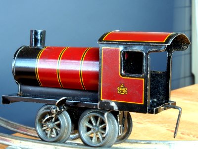 Made in Germany Tin clockwork toy train from around 1900 pic-011