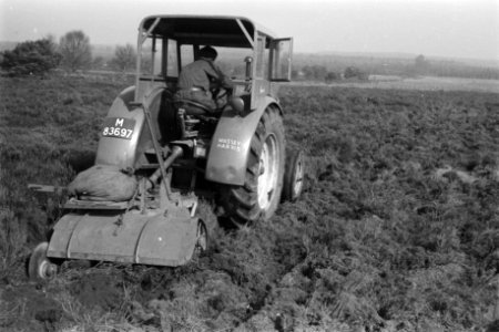 Machines, werktuigen, heide, worm-frees, Veluwe-Heel, Bestanddeelnr 170-1004