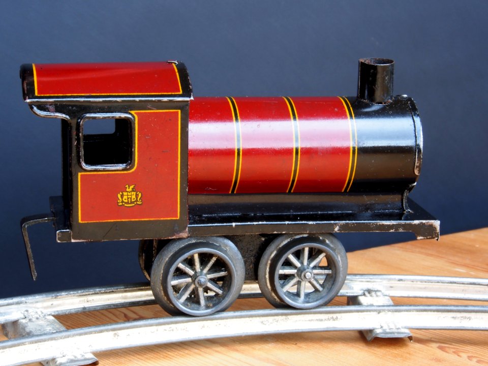 Made in Germany Tin clockwork toy train from around 1900 pic-008