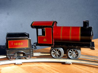 Made in Germany Tin clockwork toy train from around 1900 pic-012