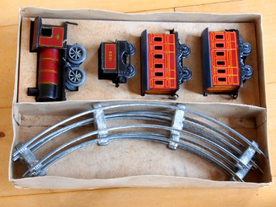 Made in Germany Tin clockwork toy train from around 1900 pic-005