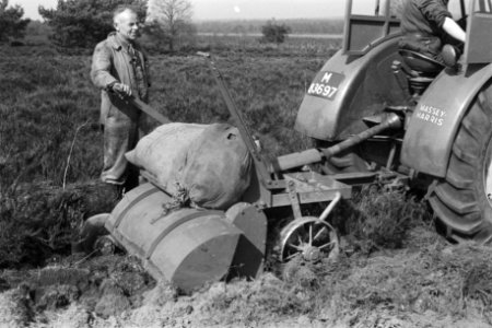 Machines, werktuigen, heide, worm-frees, Veluwe-Heel, Bestanddeelnr 170-1007