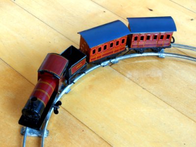 Made in Germany Tin clockwork toy train from around 1900 pic-001 3863x2901