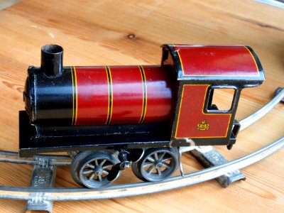 Made in Germany Tin clockwork toy train from around 1900 pic-006