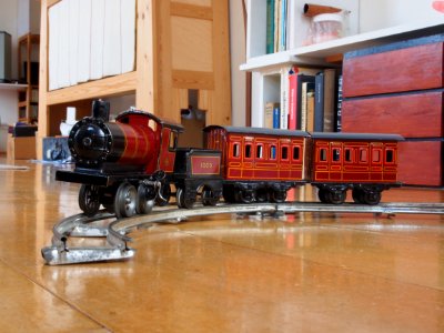 Made in Germany Tin clockwork toy train from around 1900 pic-018