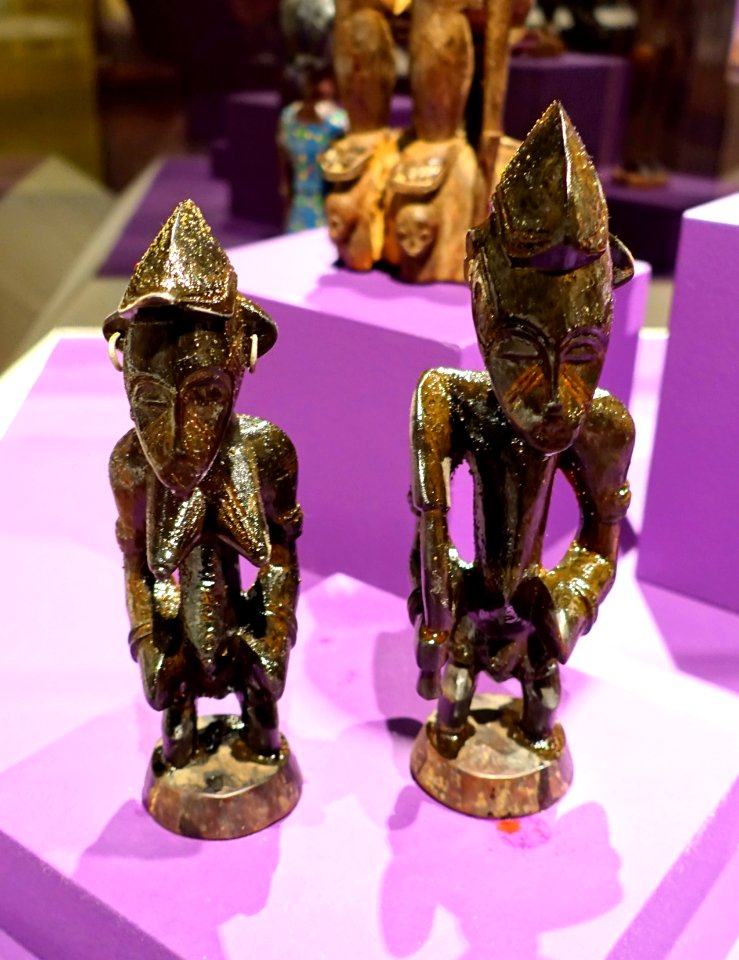 Madebele divination couple, Senufo peoples, Cote d'Ivoire, 1800s, wood, palm oil, metal - Fowler Museum - University of California, Los Angeles - DSC02447