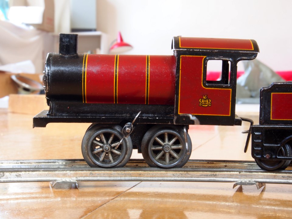 Made in Germany Tin clockwork toy train from around 1900 pic-017