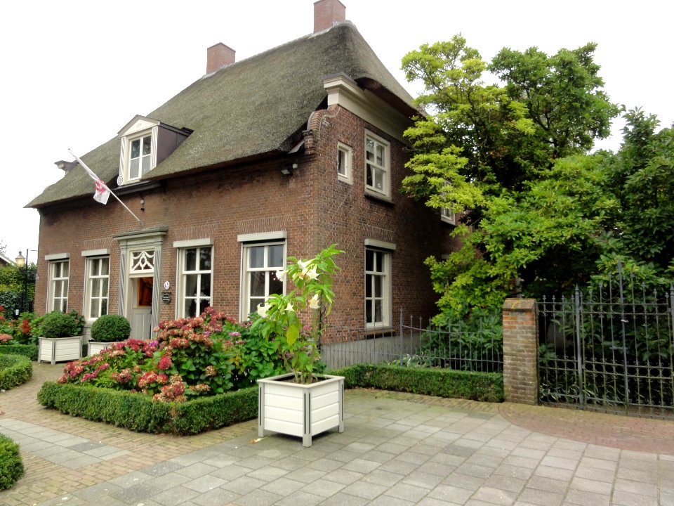 Macharen Rijksmonument 516591 oude pastorie Kerkstraat 2
