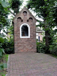 Macharen Rijksmonument 516610 wegkapelletje bij Hoefstraat 26
