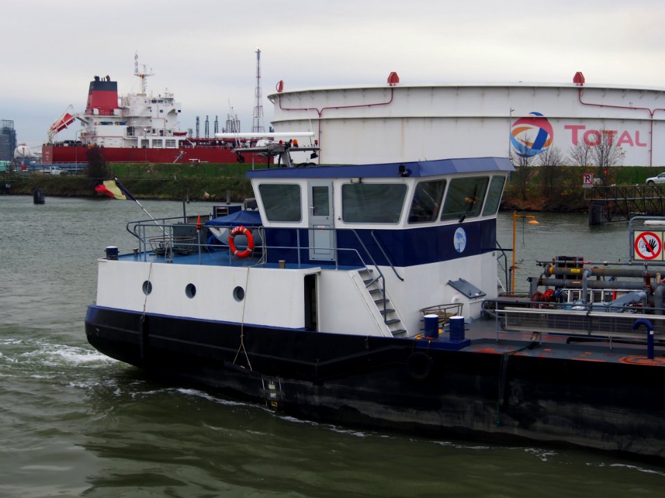 MAC2 - 6 (ship, 2010), ENI 06105151, Port of Antwerp pic3