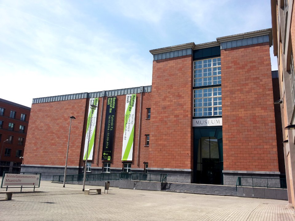 Maastricht-Bonnefantenmuseum voorzijde