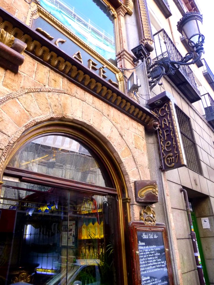 Madrid - Carrera de San Jerónimo, Restaurante La Catedral 02