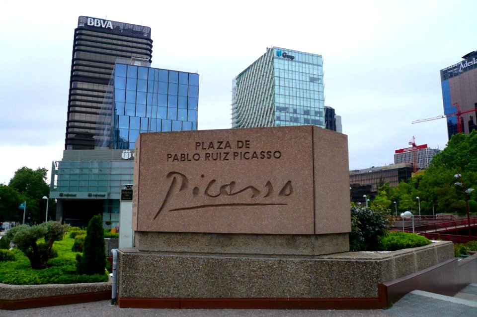 Madrid - AZCA, Plaza de Pablo Ruiz Picasso 2