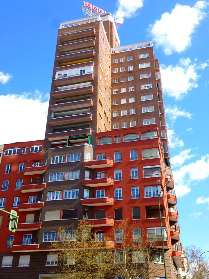 Madrid - Avenida de América 2 (Grupo de Viviendas para Bancaya) (2)