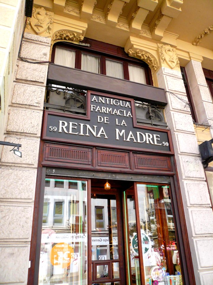 Madrid - Antigua farmacia de la Reina Madre (Calle Mayor 59)
