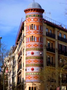 Madrid - Casa de las Bolas, en la confluencia de las calles Goya y Conde de Peñalver 2