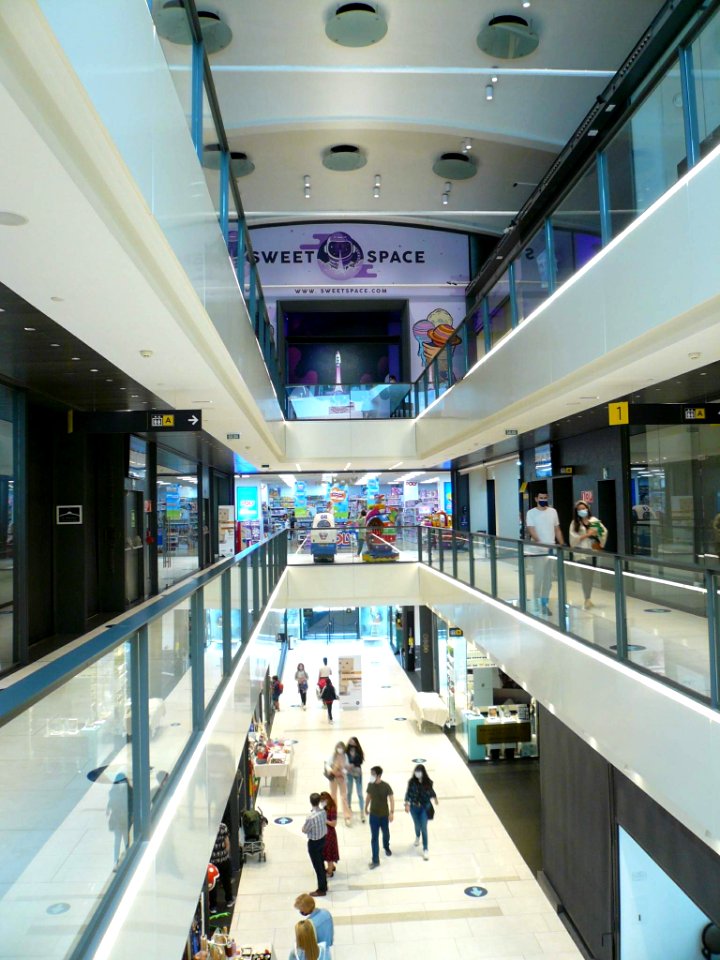 Madrid - Centro Comercial ABC Serrano, interior 09