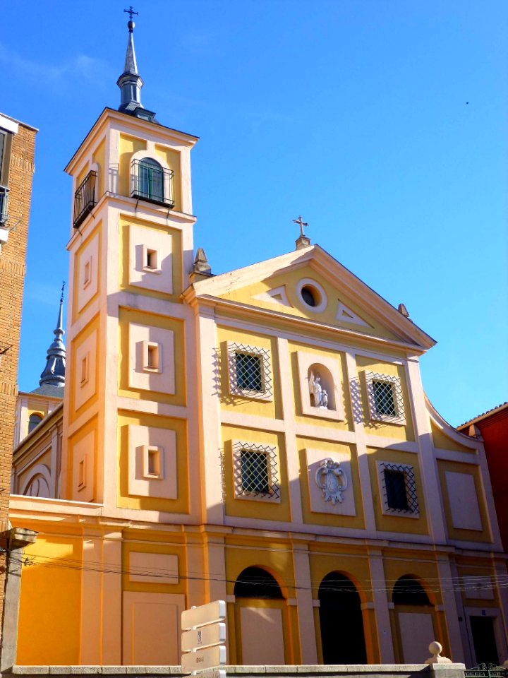 Madrid - Carabanchel - Iglesia de la Comunidad del Santo Ángel de la Guarda 1
