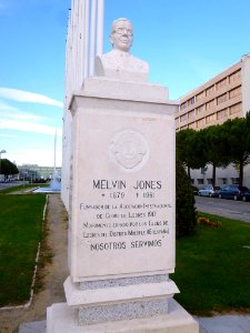 Madrid - Campo de las Naciones, Monumento a Melvin Jones