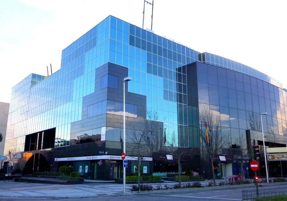 Madrid - Campo de las Naciones, Avenida del Partenón 8-10 (2)